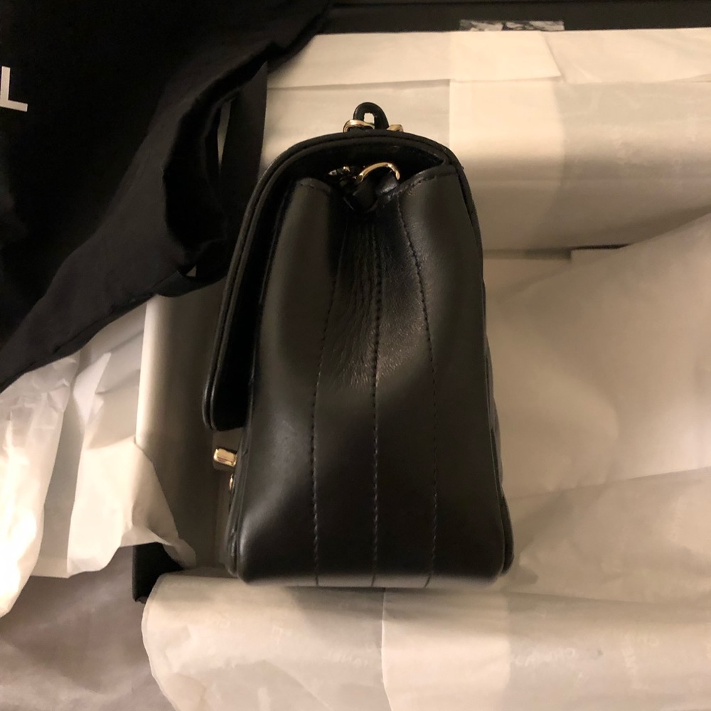 Chanel square mini lambskin light gold hardware - Picture 2 of 6